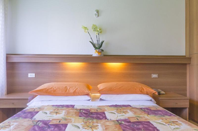 פולגריה Hotel Trentino מראה חיצוני תמונה