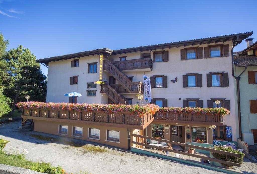 פולגריה Hotel Trentino מראה חיצוני תמונה