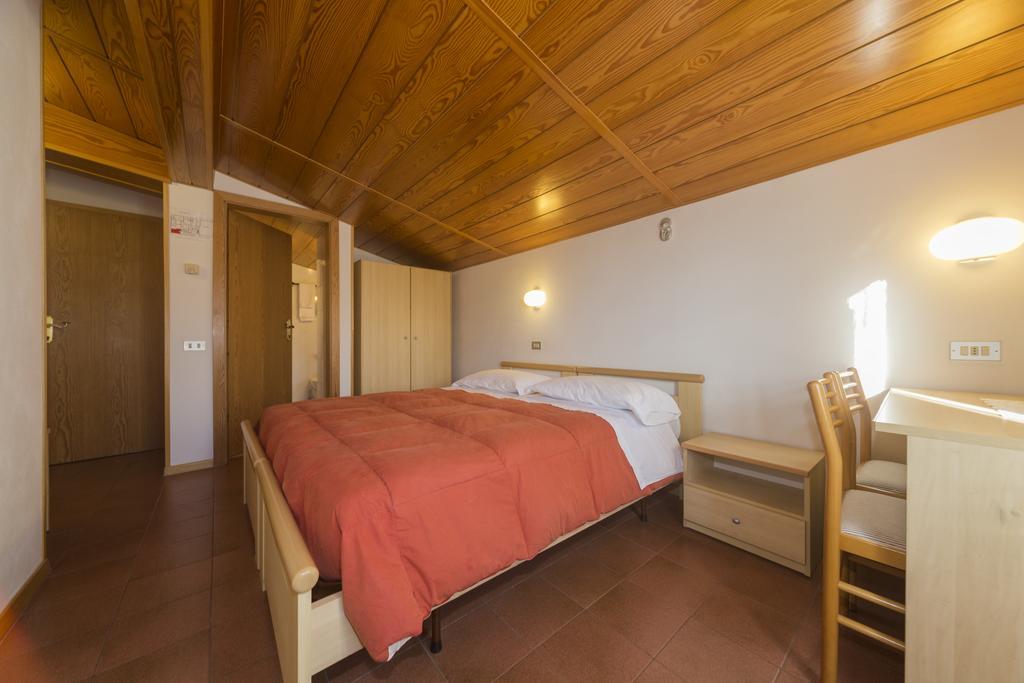 פולגריה Hotel Trentino מראה חיצוני תמונה