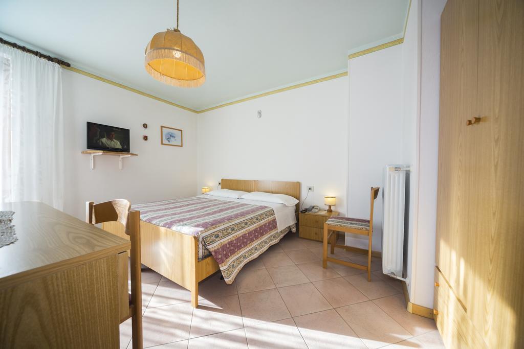פולגריה Hotel Trentino מראה חיצוני תמונה